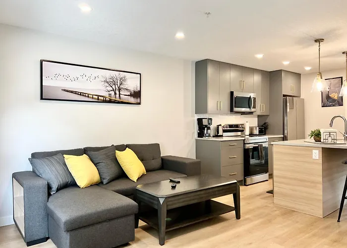Brand New 2Br Condo With Outdoor Swimming Pool And Hot Tub